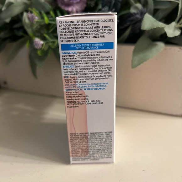 La Roche-Posay 12% Pure Vitamin C Anti-Aging Face Serum - Picture 7 of 8